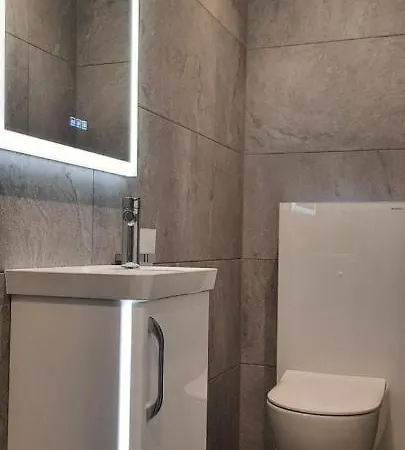 לינה וארוחת בוקר Alps Spirits - Fully